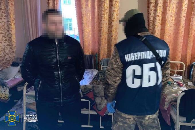 СБУ ліквідувала у вінницькій тюрмі підпільний кол-центр, який обкрадав клієнтів провідного банку України